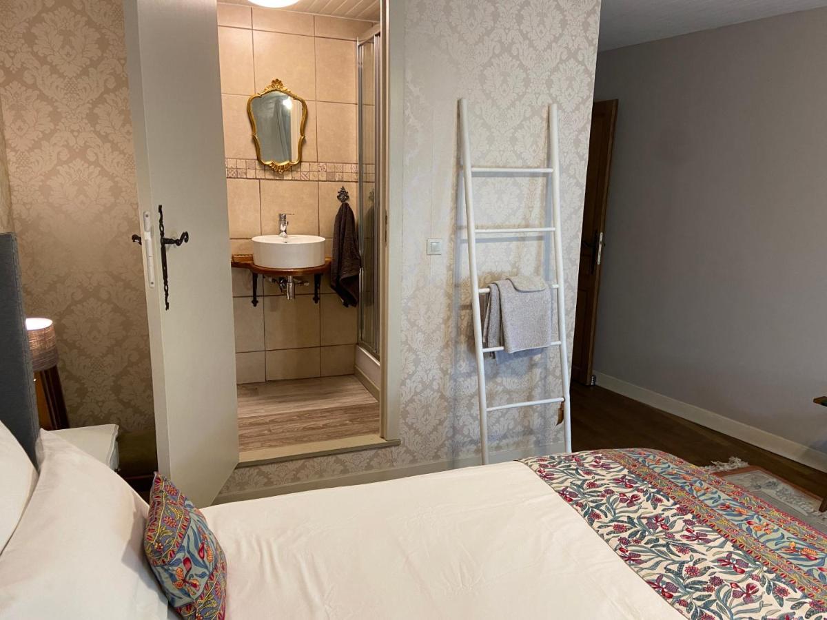 Maison La Roche Chambre D'Hotes Le Vigeant Eksteriør bilde